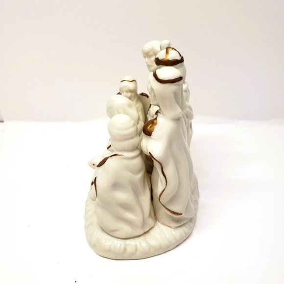 Christmas Nativity Figurine White Porcelain Gold Gilt Trim One Piece 4" x 4.5" - Picture 2 of 7